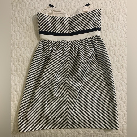 Alice & Olivia Adele Dress - Picture 13 of 13